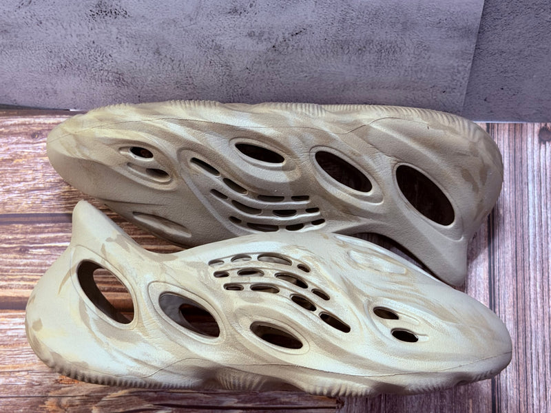 adidas Yeezy Foam RNNR Stone Sage