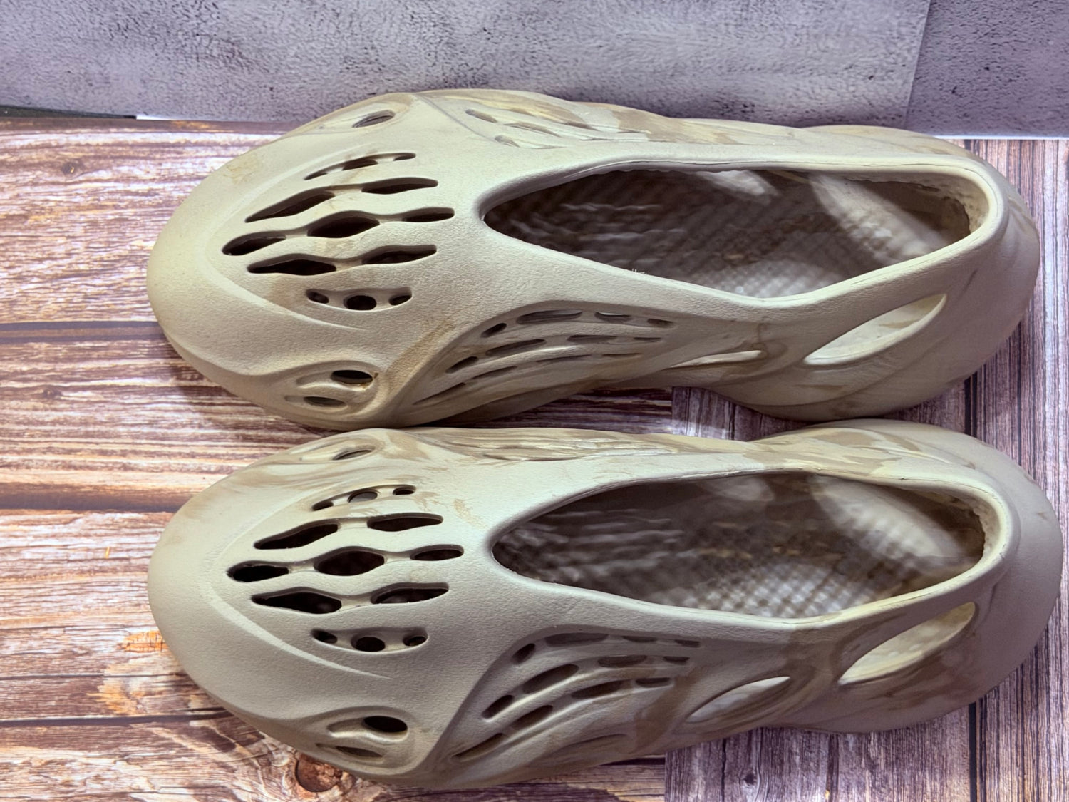 adidas Yeezy Foam RNNR Stone Sage