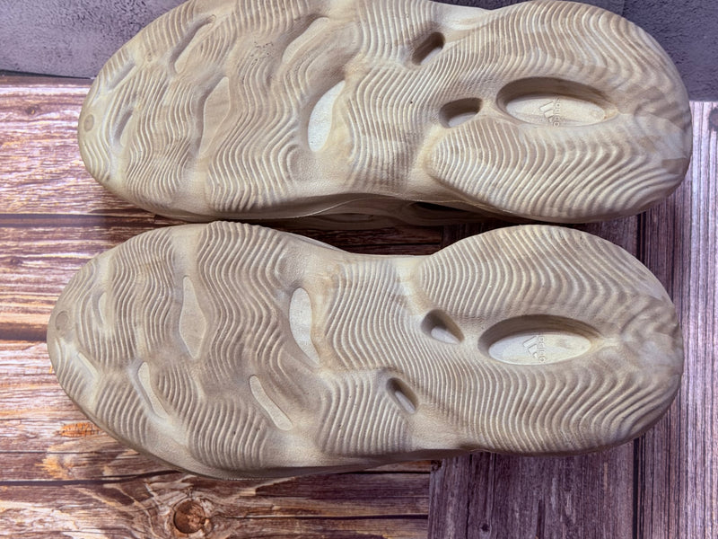 adidas Yeezy Foam RNNR Stone Sage